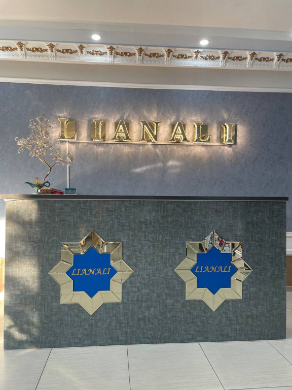 LIANALI Hotel