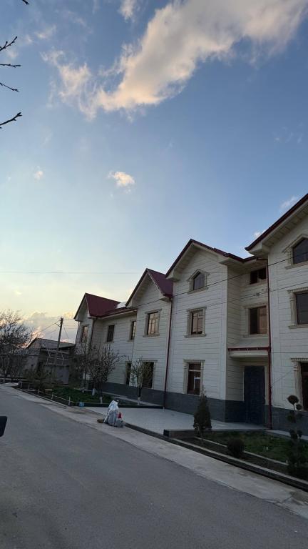 Shakira Guest House
