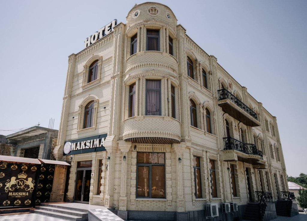 Maksima Hotel