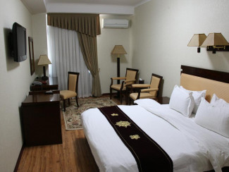 Zargaron Plaza Hotel