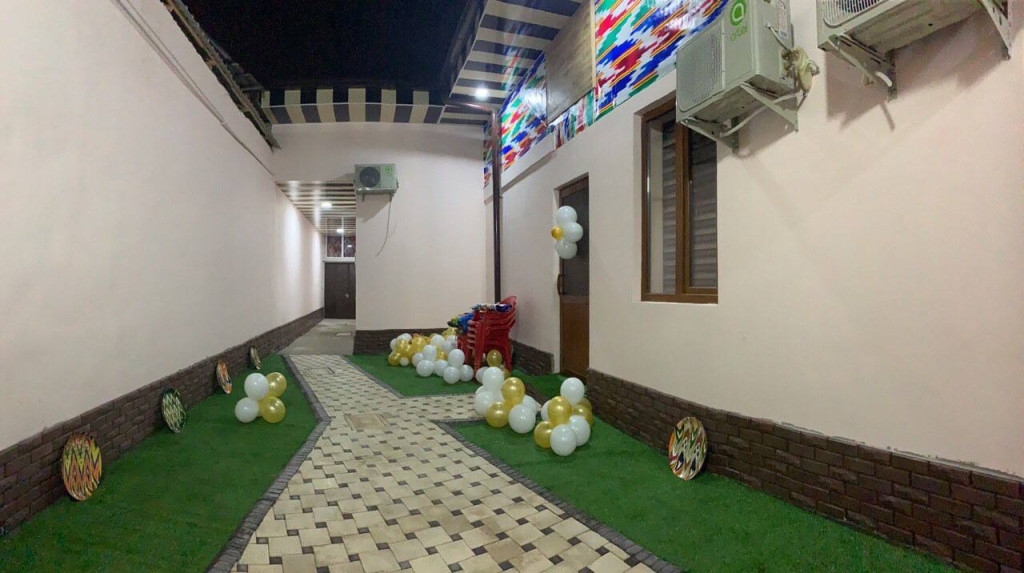 Caravan Hostel