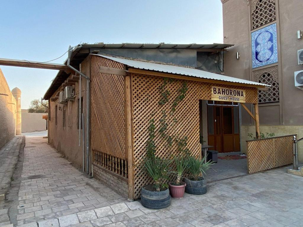 BAHORONA Family Guest House