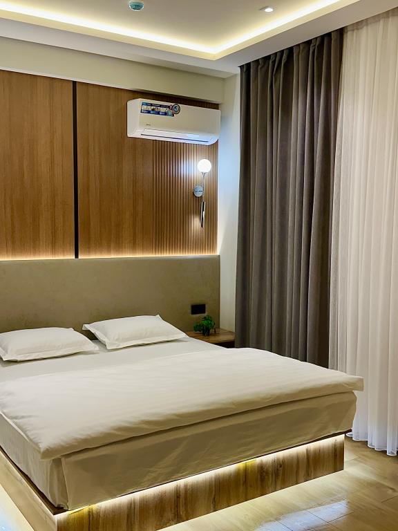 LUXORA Hotel